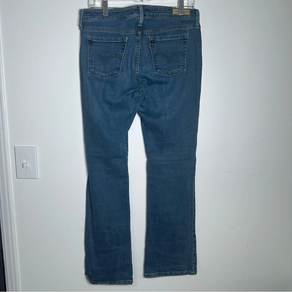 Levi’s Low Boot Cut Jeans Womens Size 8 Medium. Medium Wash‎ Stretch Denim